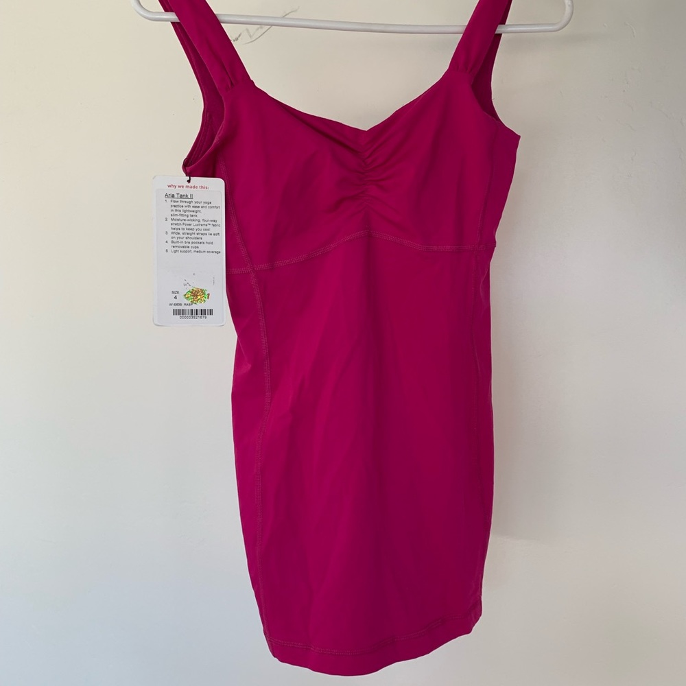 NWT - Lululemon Aria II Tank